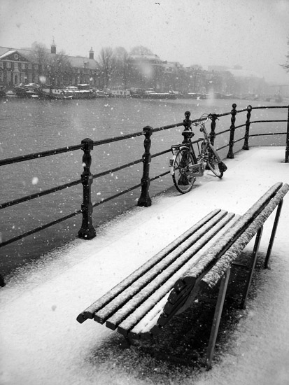 author: paulo rodrigues
title: White Amsterdam