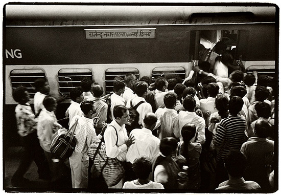 author: Stefan Rohner
title: 	new delhi train station, it is always a fight to get into t