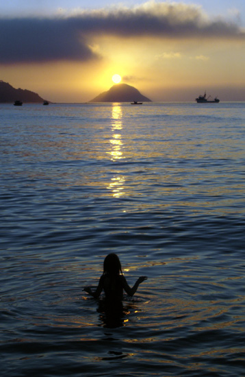 author: paulo rodrigues
title: Por do Sol na Ilha do Pai